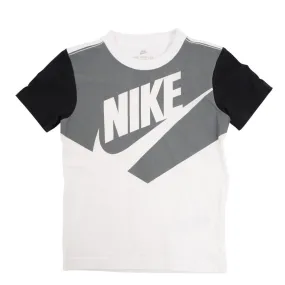 Nike - Short Sleeve Graphic T-Shirt BAMBINO - 86H407-001